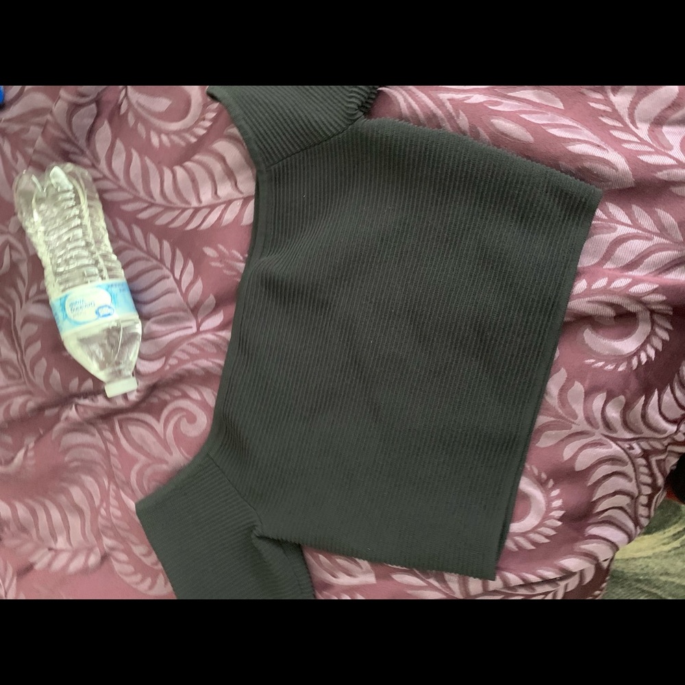 Black off shoulder crop too